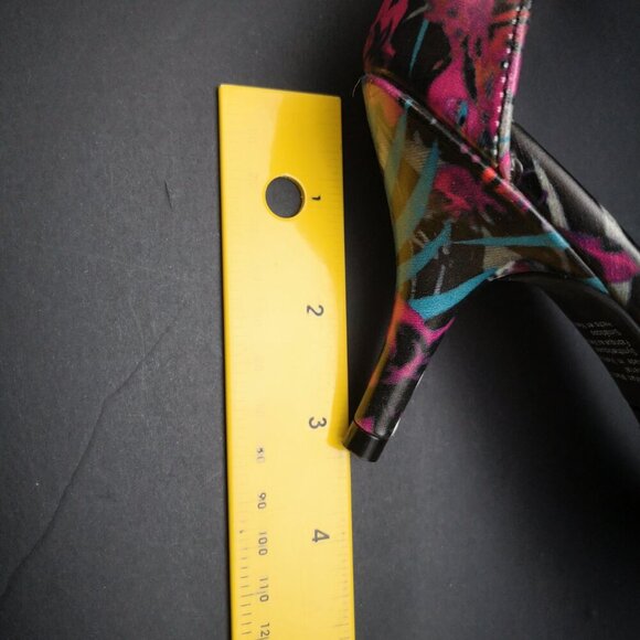 Fioni Ladies Size 8 Pink Blue Black & Grey Faux Leather Sandals - Picture 9 of 9